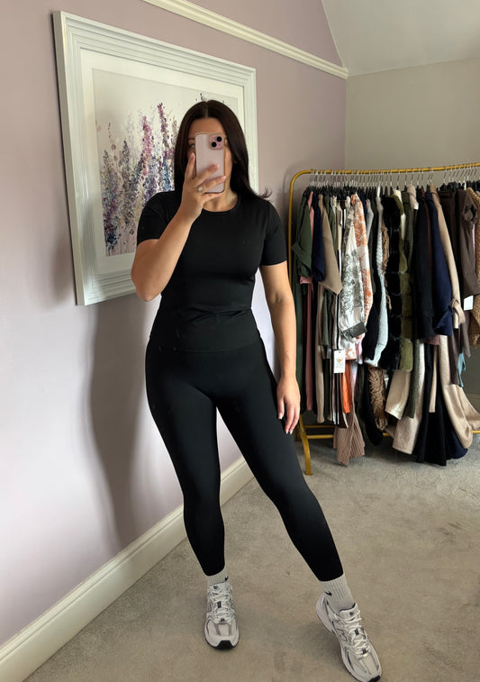 Top and leggings gym set - black