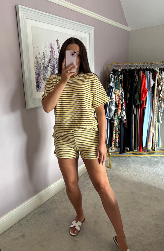 Short and shirt set - yellow