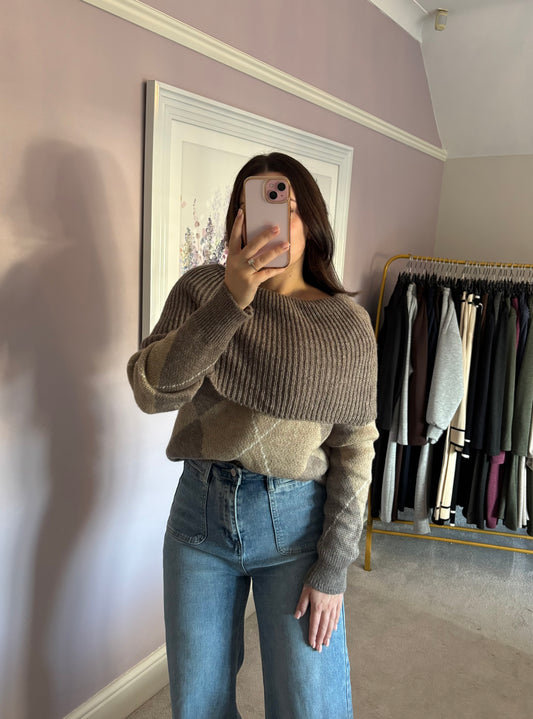 Off shoulder jumper - brown